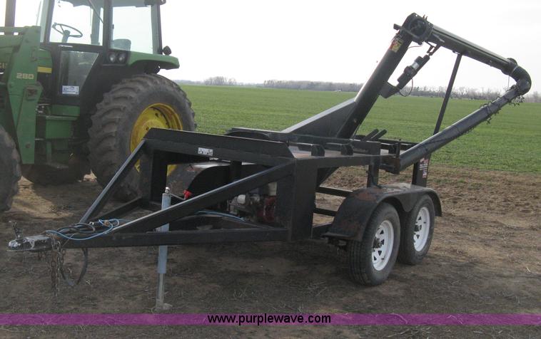 image for item E3361 Strobel trailer mounted seed tender
