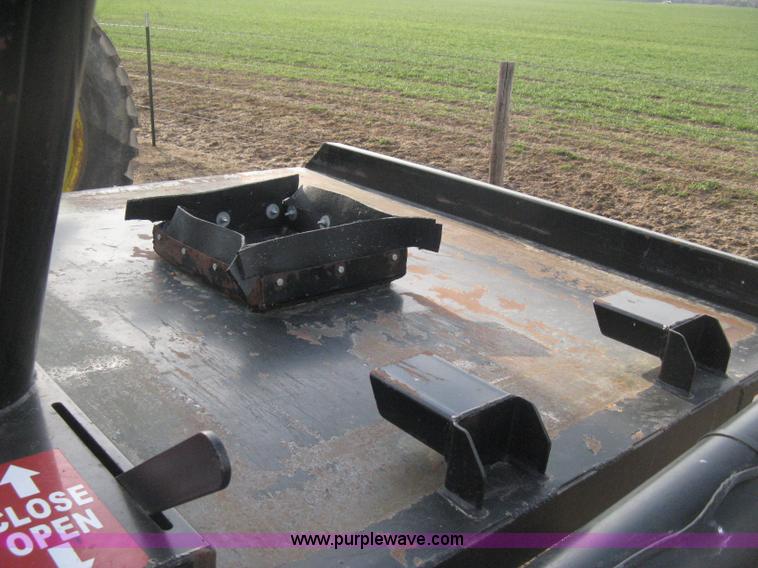 image for item E3361 Strobel trailer mounted seed tender