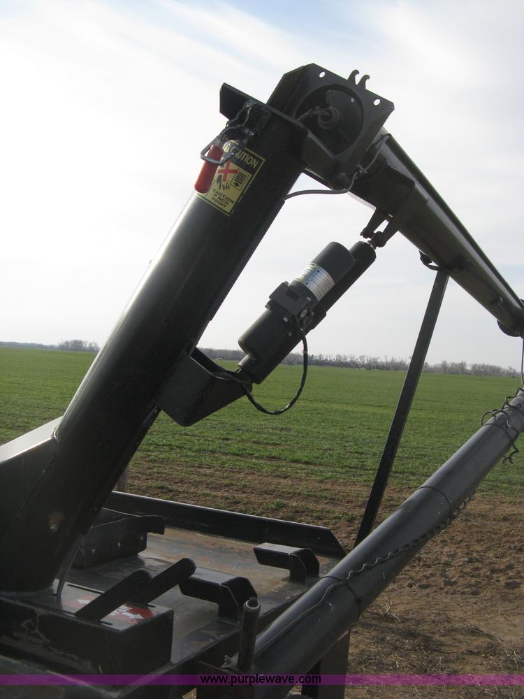 image for item E3361 Strobel trailer mounted seed tender