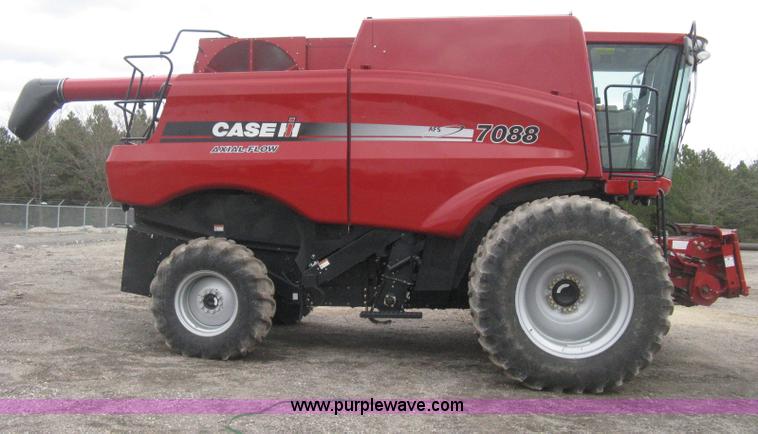 image for item E3374 2011 Case IH 7088 Axial-Flow RWA combine