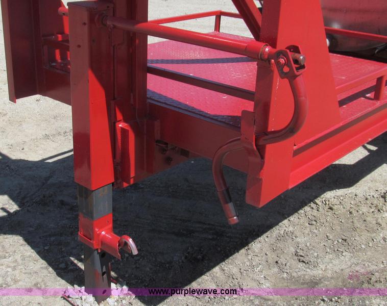 image for item E3844 1978 Tote 18' gooseneck trailer