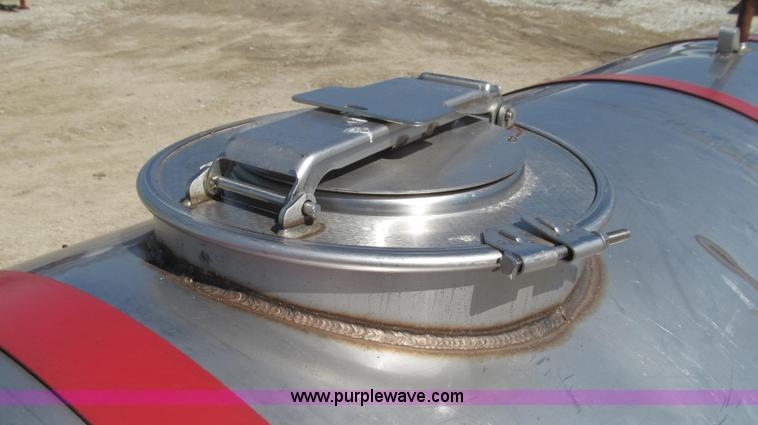 image for item E3844 1978 Tote 18' gooseneck trailer