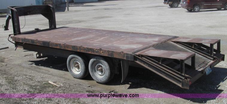 image for item E3845 1976 Hillsboro gooseneck trailer