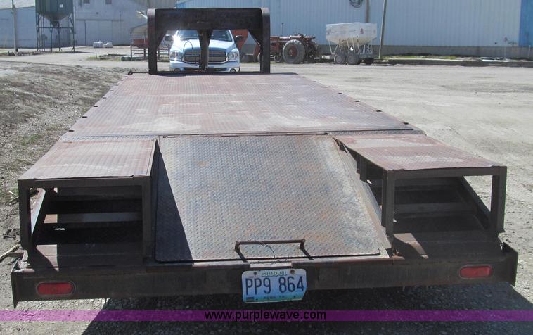 image for item E3845 1976 Hillsboro gooseneck trailer