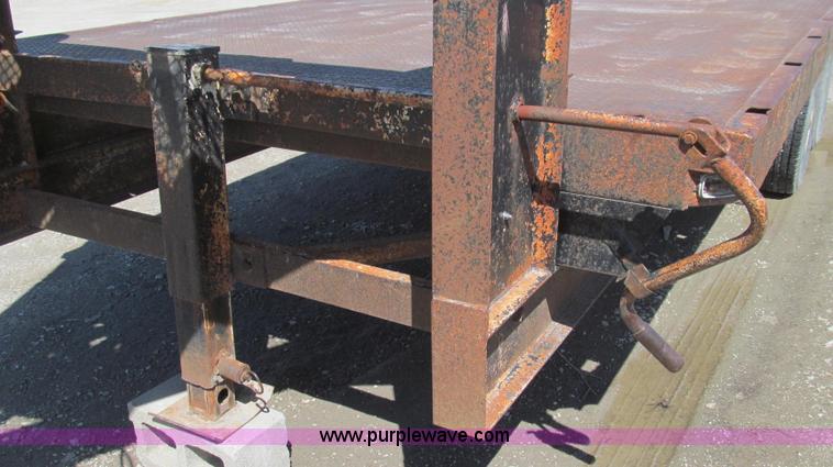 image for item E3845 1976 Hillsboro gooseneck trailer