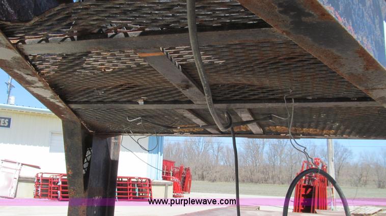 image for item E3845 1976 Hillsboro gooseneck trailer