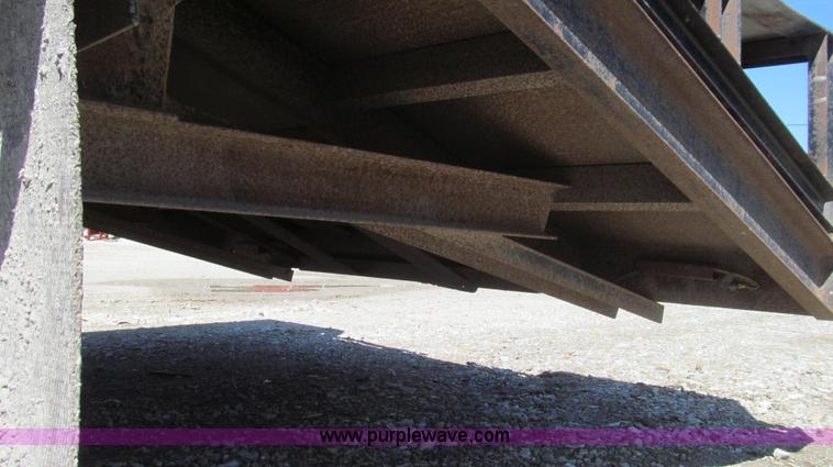 image for item E3845 1976 Hillsboro gooseneck trailer