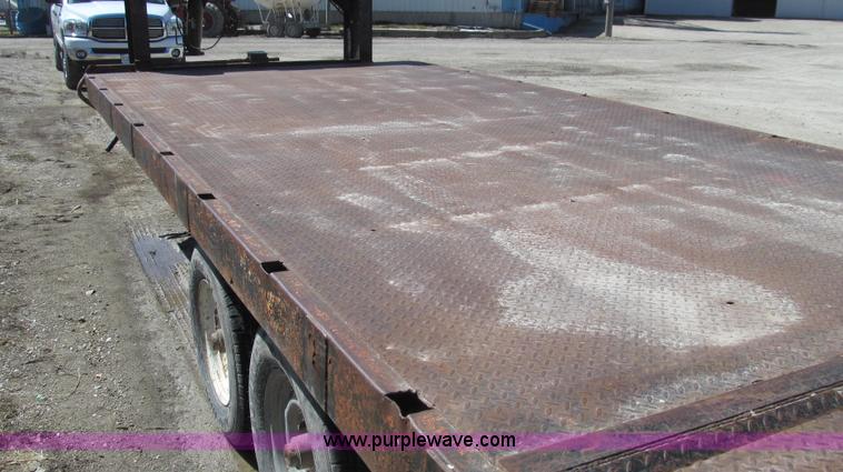 image for item E3845 1976 Hillsboro gooseneck trailer