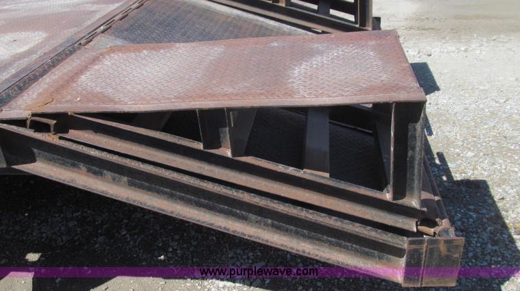 image for item E3845 1976 Hillsboro gooseneck trailer