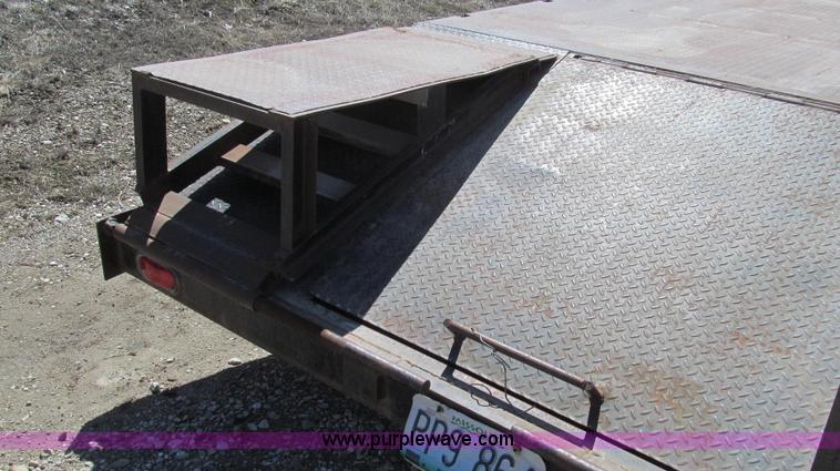 image for item E3845 1976 Hillsboro gooseneck trailer