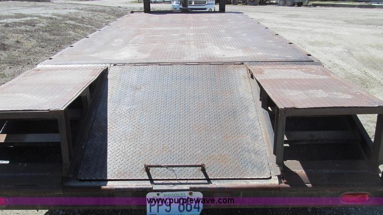 image for item E3845 1976 Hillsboro gooseneck trailer