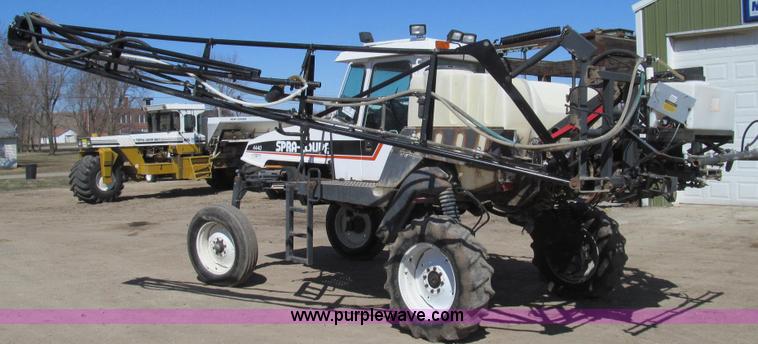 image for item E3846 2000 SpraCoupe 4440-80 2WD sprayer