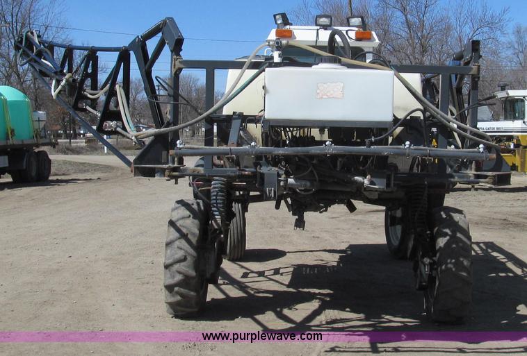image for item E3846 2000 SpraCoupe 4440-80 2WD sprayer