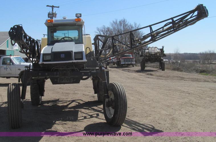 image for item E3846 2000 SpraCoupe 4440-80 2WD sprayer