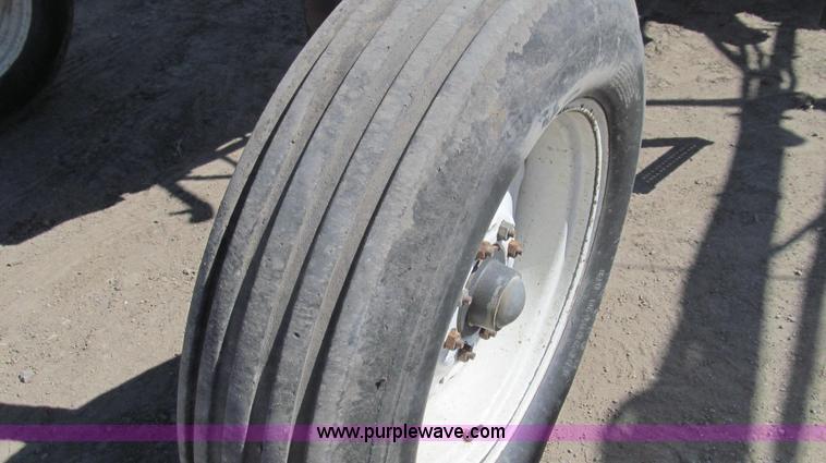 image for item E3846 2000 SpraCoupe 4440-80 2WD sprayer