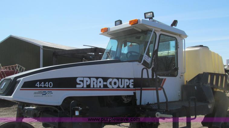 image for item E3846 2000 SpraCoupe 4440-80 2WD sprayer