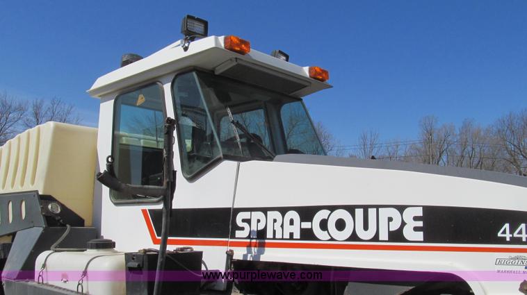 image for item E3846 2000 SpraCoupe 4440-80 2WD sprayer