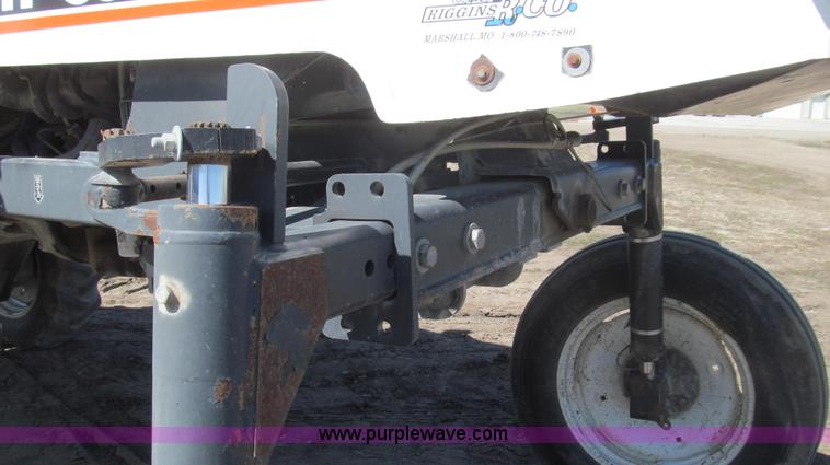 image for item E3846 2000 SpraCoupe 4440-80 2WD sprayer