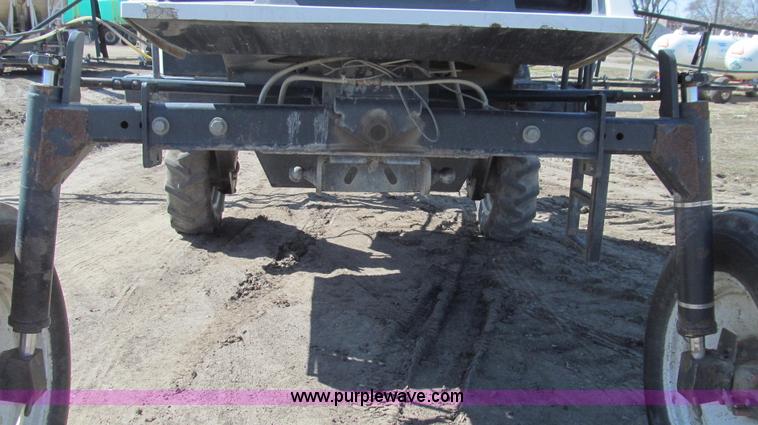 image for item E3846 2000 SpraCoupe 4440-80 2WD sprayer