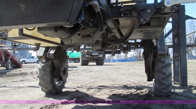 image for item E3846 2000 SpraCoupe 4440-80 2WD sprayer