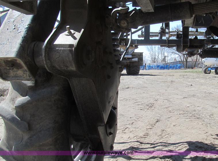 image for item E3846 2000 SpraCoupe 4440-80 2WD sprayer