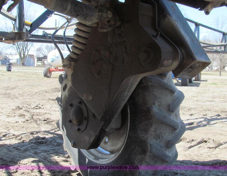 image for item E3846 2000 SpraCoupe 4440-80 2WD sprayer