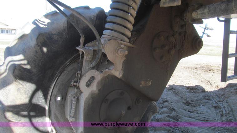 image for item E3846 2000 SpraCoupe 4440-80 2WD sprayer