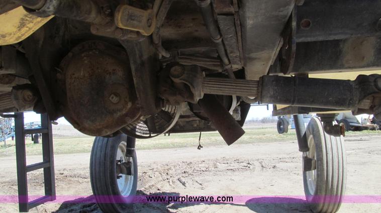 image for item E3846 2000 SpraCoupe 4440-80 2WD sprayer