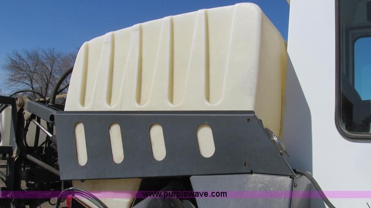 image for item E3846 2000 SpraCoupe 4440-80 2WD sprayer