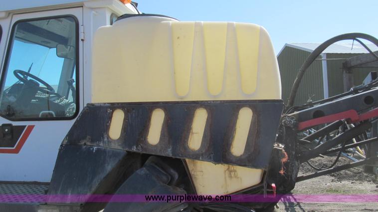 image for item E3846 2000 SpraCoupe 4440-80 2WD sprayer