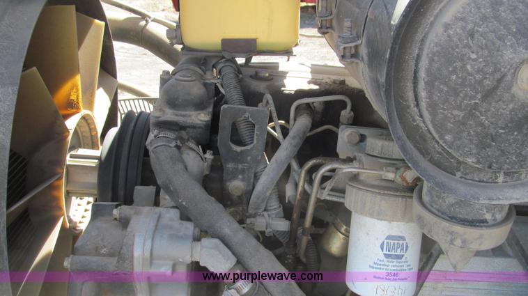 image for item E3846 2000 SpraCoupe 4440-80 2WD sprayer