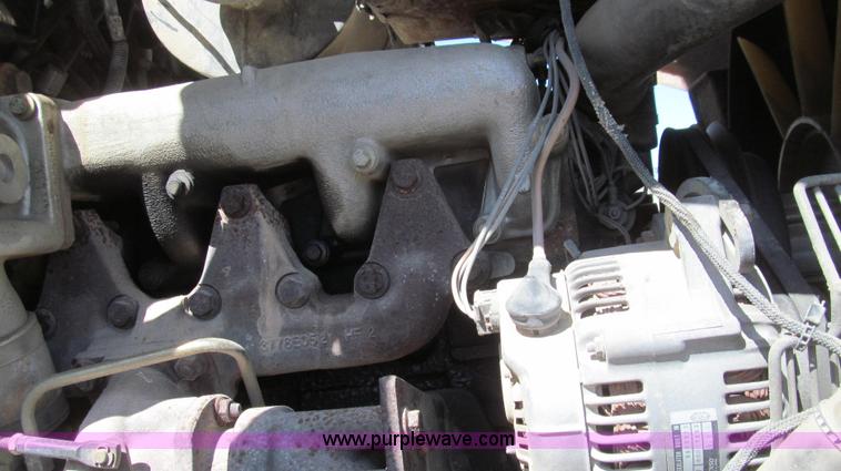 image for item E3846 2000 SpraCoupe 4440-80 2WD sprayer