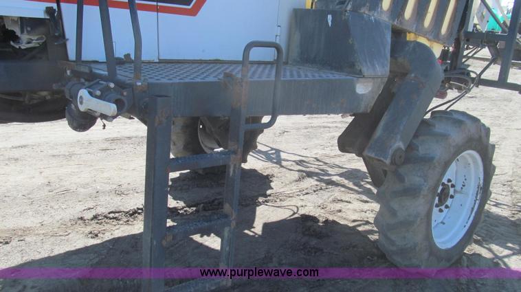 image for item E3846 2000 SpraCoupe 4440-80 2WD sprayer