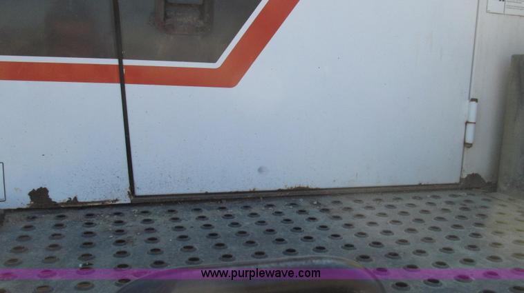 image for item E3846 2000 SpraCoupe 4440-80 2WD sprayer