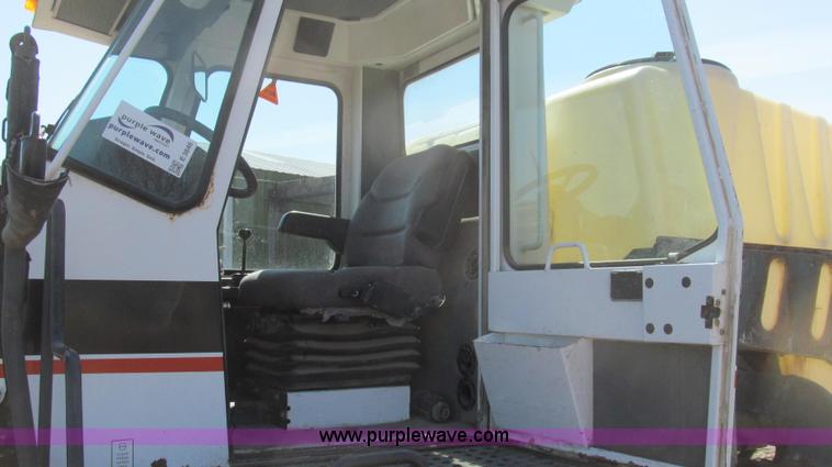 image for item E3846 2000 SpraCoupe 4440-80 2WD sprayer