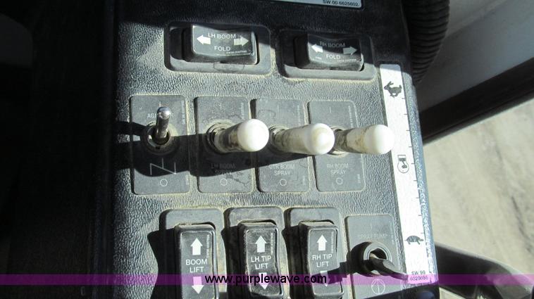 image for item E3846 2000 SpraCoupe 4440-80 2WD sprayer