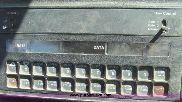 image for item E3846 2000 SpraCoupe 4440-80 2WD sprayer