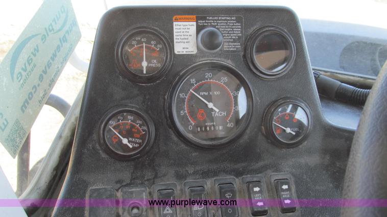 image for item E3846 2000 SpraCoupe 4440-80 2WD sprayer