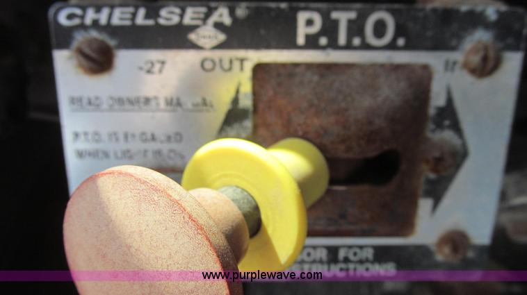 image for item E3848 1985 Peterbilt 362 dry tender truck