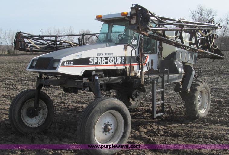 image for item E3851 1999 SpraCoupe 4440 self-propelled sprayer