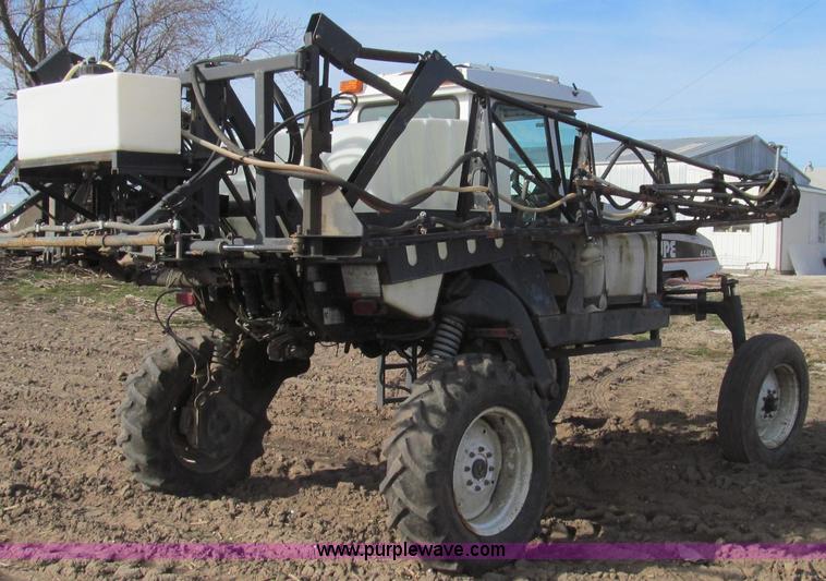 image for item E3851 1999 SpraCoupe 4440 self-propelled sprayer