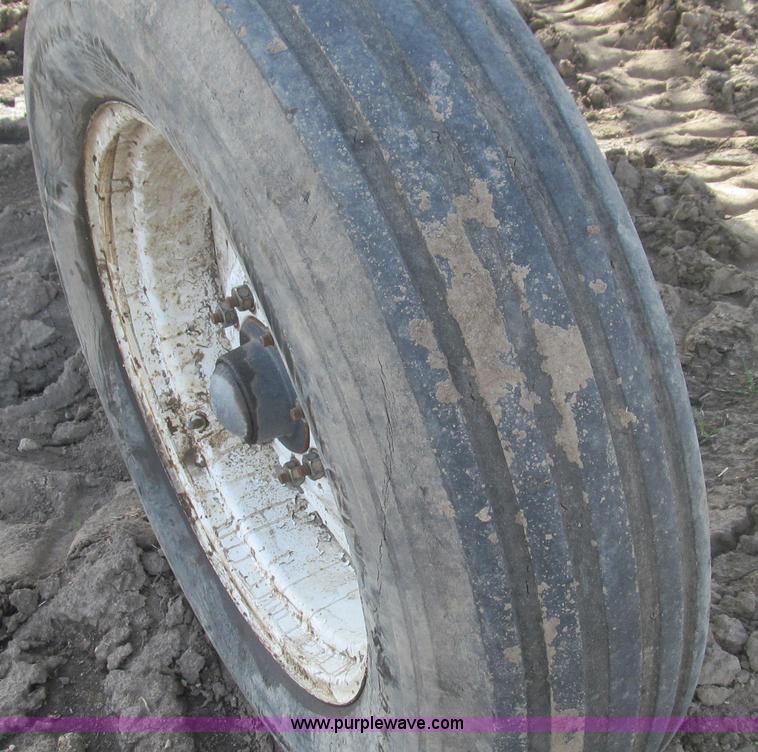 image for item E3851 1999 SpraCoupe 4440 self-propelled sprayer