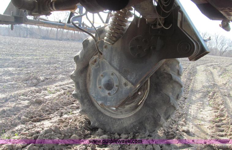 image for item E3851 1999 SpraCoupe 4440 self-propelled sprayer