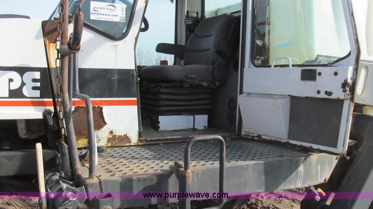 image for item E3851 1999 SpraCoupe 4440 self-propelled sprayer