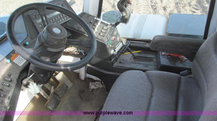 image for item E3851 1999 SpraCoupe 4440 self-propelled sprayer