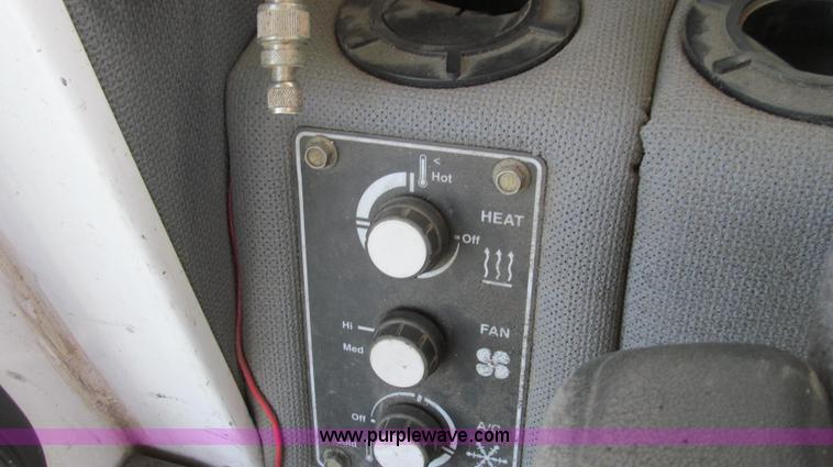 image for item E3851 1999 SpraCoupe 4440 self-propelled sprayer