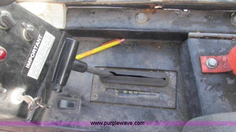 image for item E3851 1999 SpraCoupe 4440 self-propelled sprayer