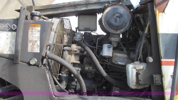 image for item E3851 1999 SpraCoupe 4440 self-propelled sprayer