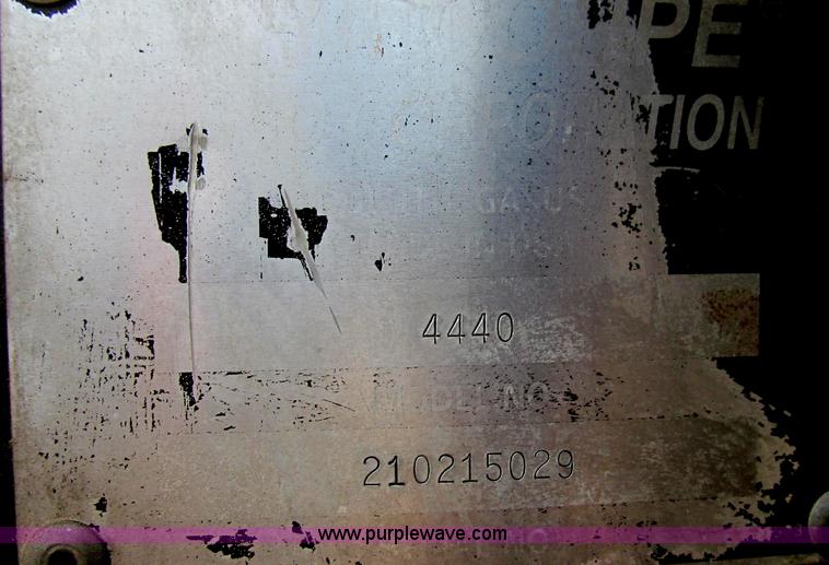 image for item E3851 1999 SpraCoupe 4440 self-propelled sprayer