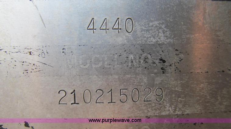 image for item E3851 1999 SpraCoupe 4440 self-propelled sprayer